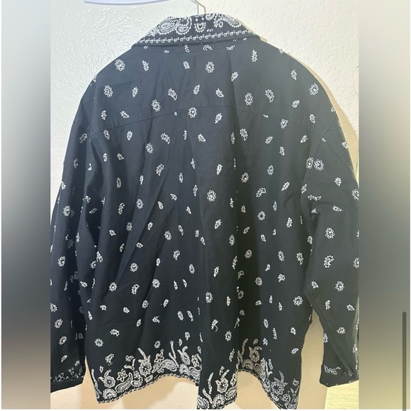 Vintage Oversized Embellishments & Embroidered
Jean Jacket 3X - Picture 6 of 11